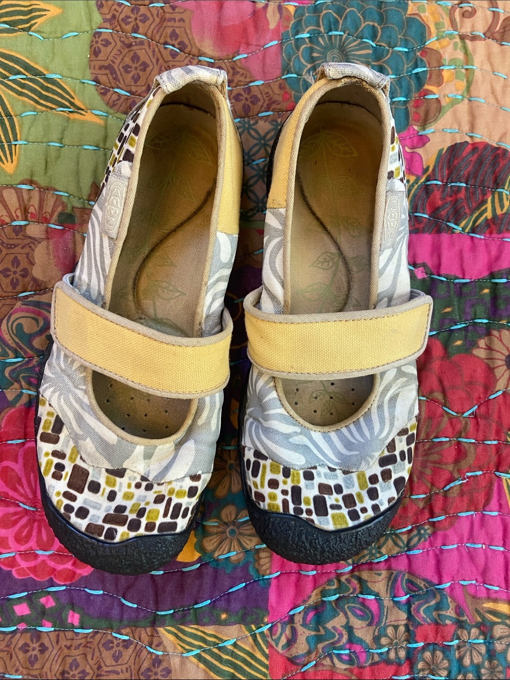 Keen Multicolor y2k vintage Mary Jane Sneakers with Yellow Strap